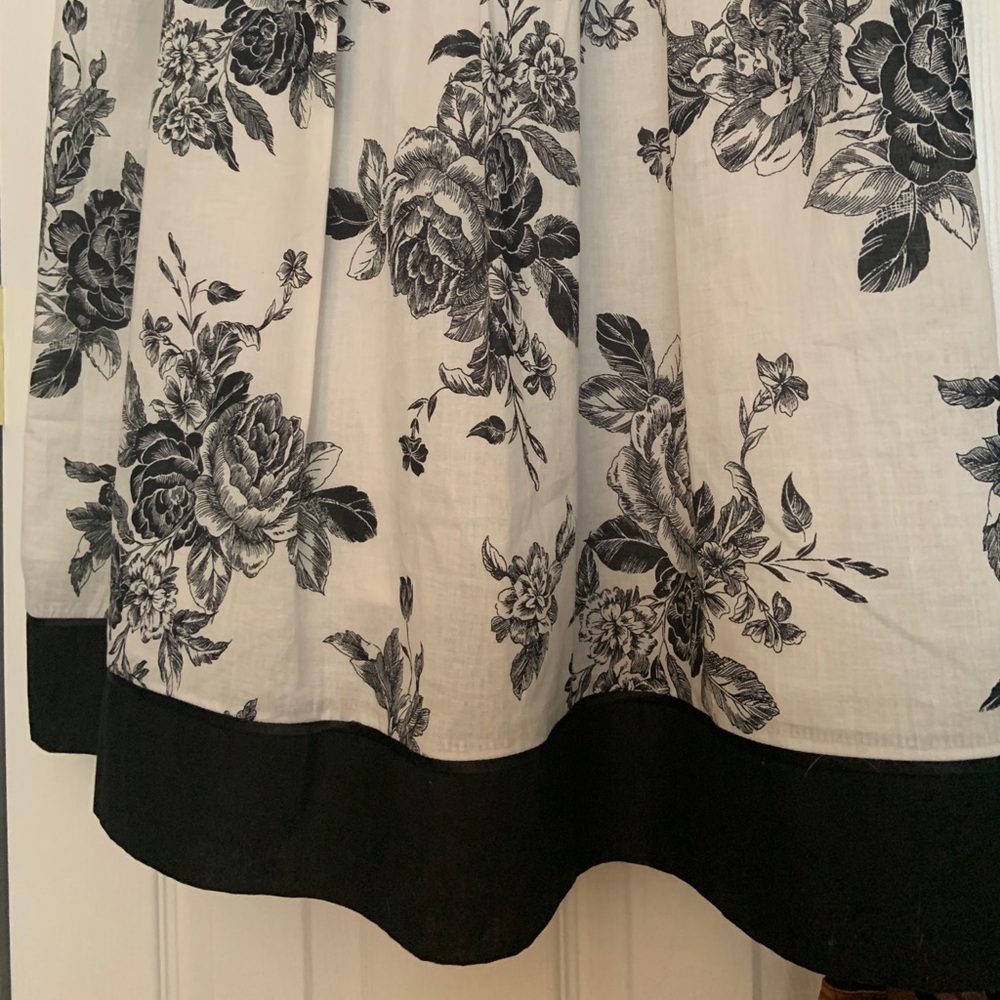 Dress - Picture 6 of 6